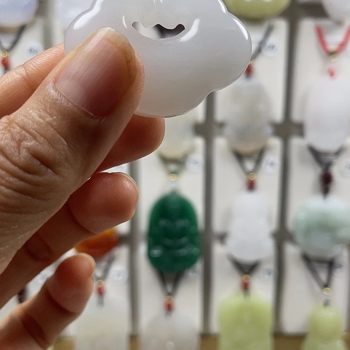 石英质玉（金丝玉）合金颈饰太***舍