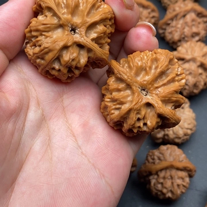 文玩核桃吊坠苹果园39