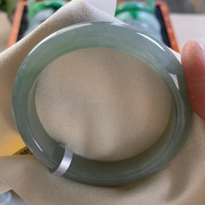 翡翠未镶嵌手镯缅甸翡翠