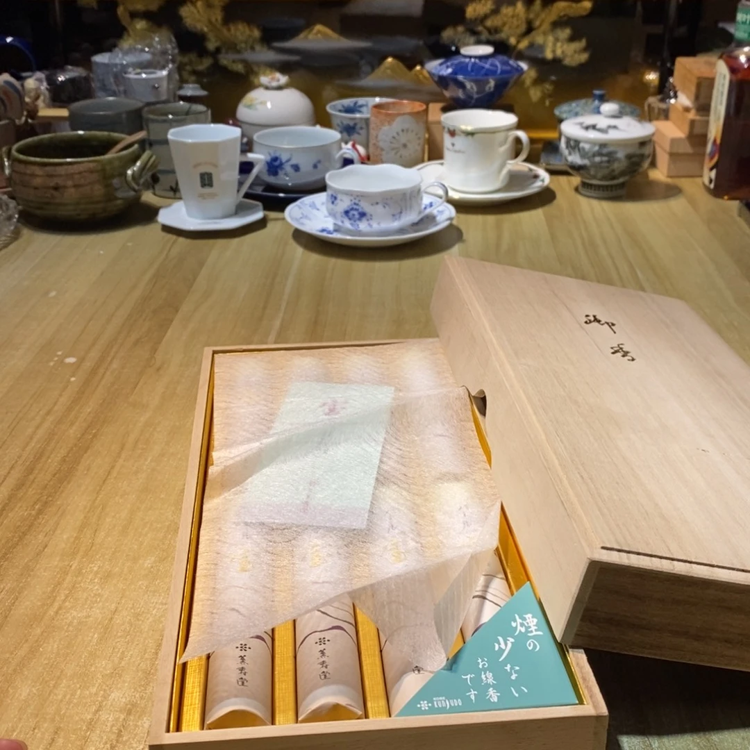 不***年易雅集工艺品有限公司