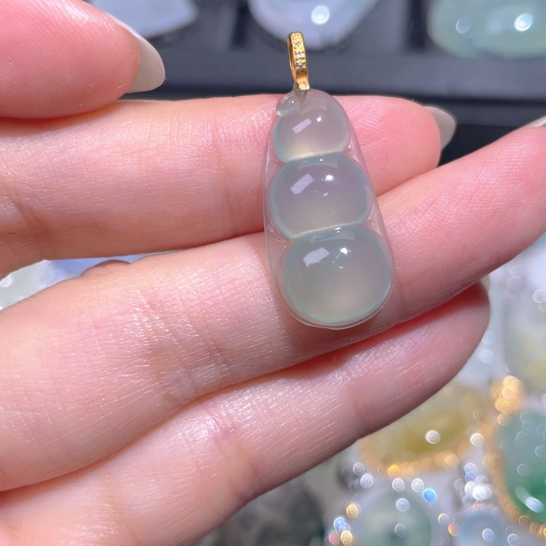 颈饰18K金镶嵌翡翠翡翠