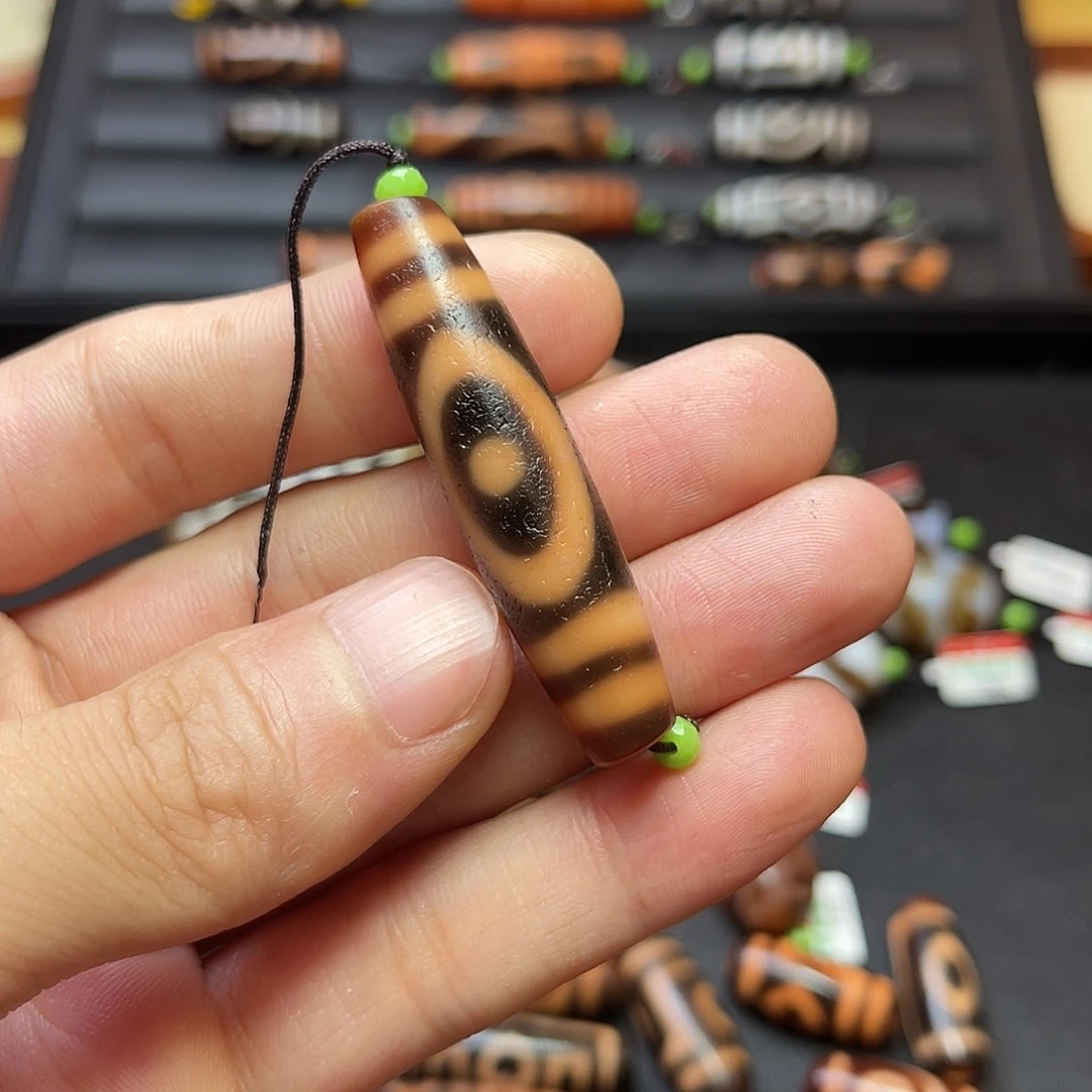 玛瑙/玉髓未镶嵌珠宝半成品?*呜