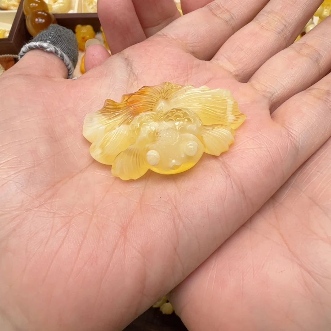 奶***手蜜蜡未镶嵌裸石蜜蜡