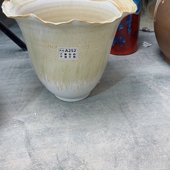 瓶高25口23。陶瓷花瓶摆件。252