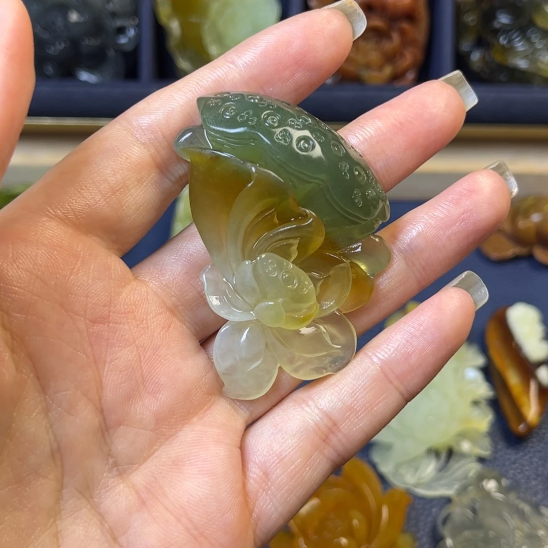 安****蛇纹石玉未镶嵌颈饰