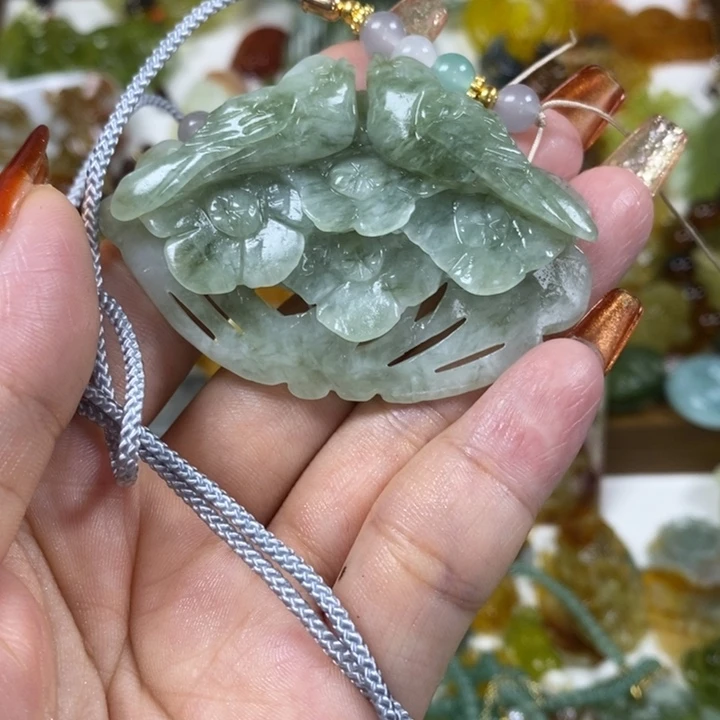 蛇纹石玉未镶嵌吊坠