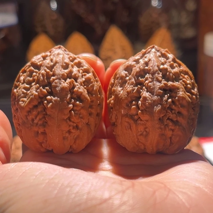 文玩核桃吊坠老树蚂蚁草莓159