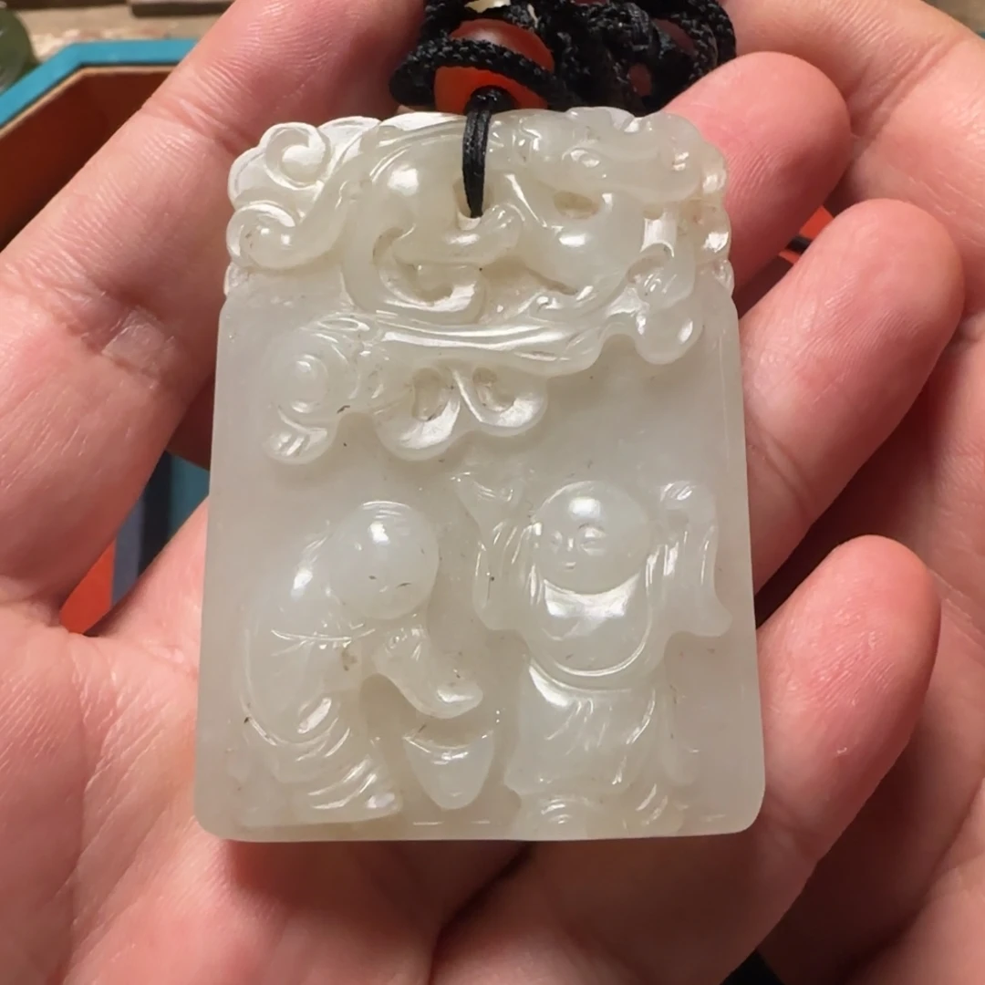 李***五和田玉未镶嵌挂件