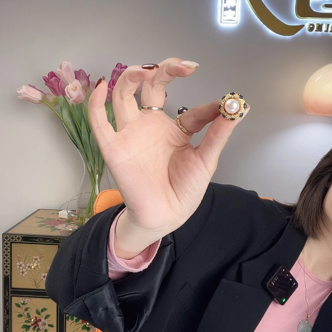 颈饰足银镀金镶嵌翡翠