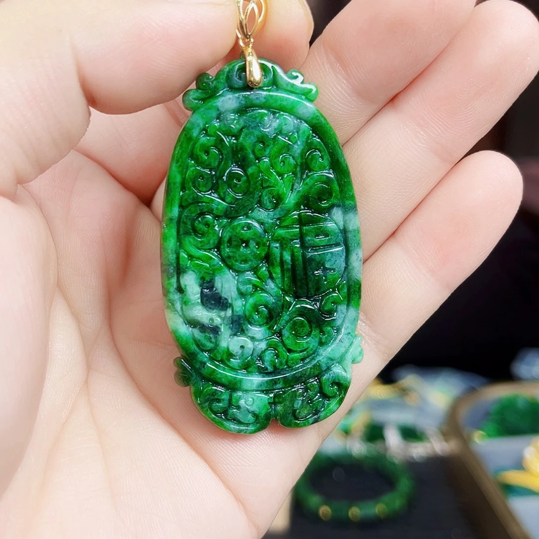 翡翠颈饰18K金镶嵌吊坠