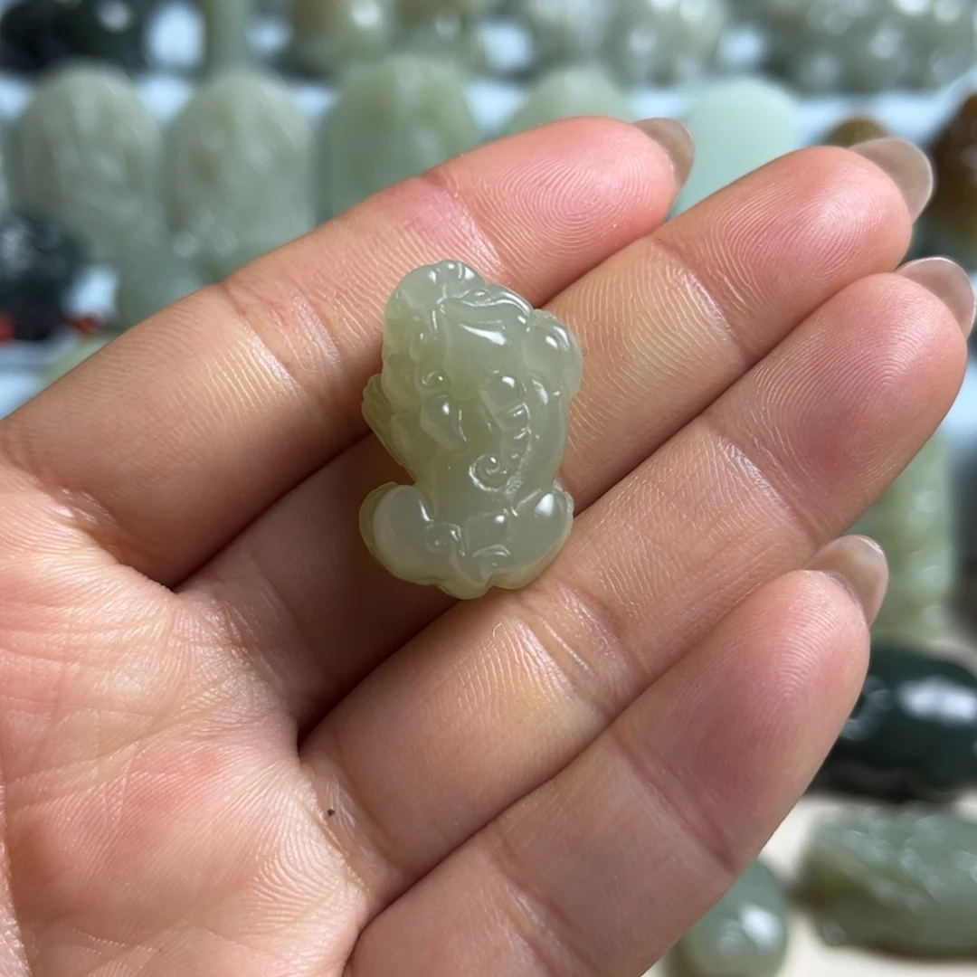 和田玉未镶嵌挂件