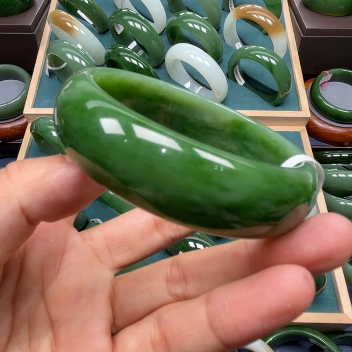 萍***妞未镶嵌手镯和田玉