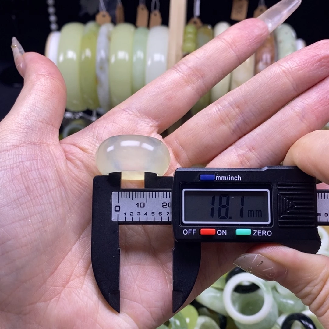 蛇纹石玉未镶嵌戒指