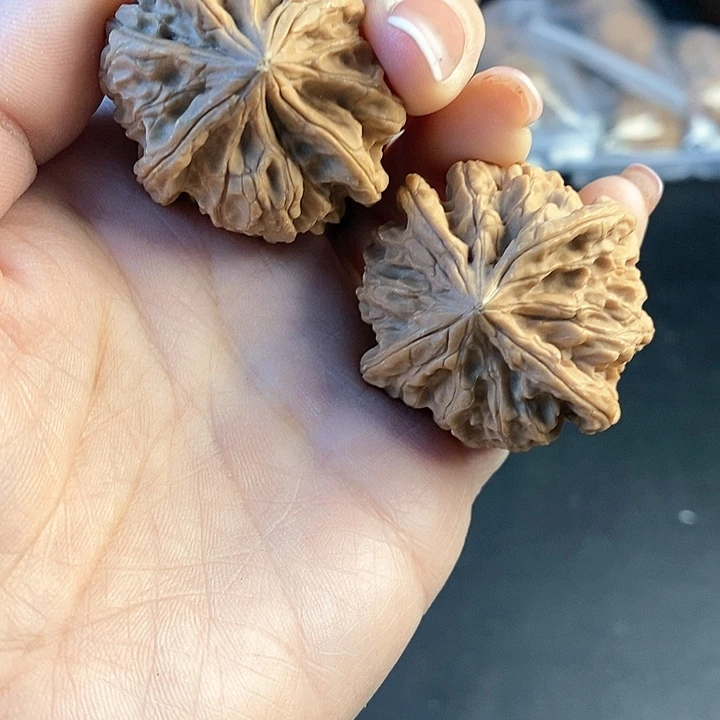 文玩核桃把件四棱58.8