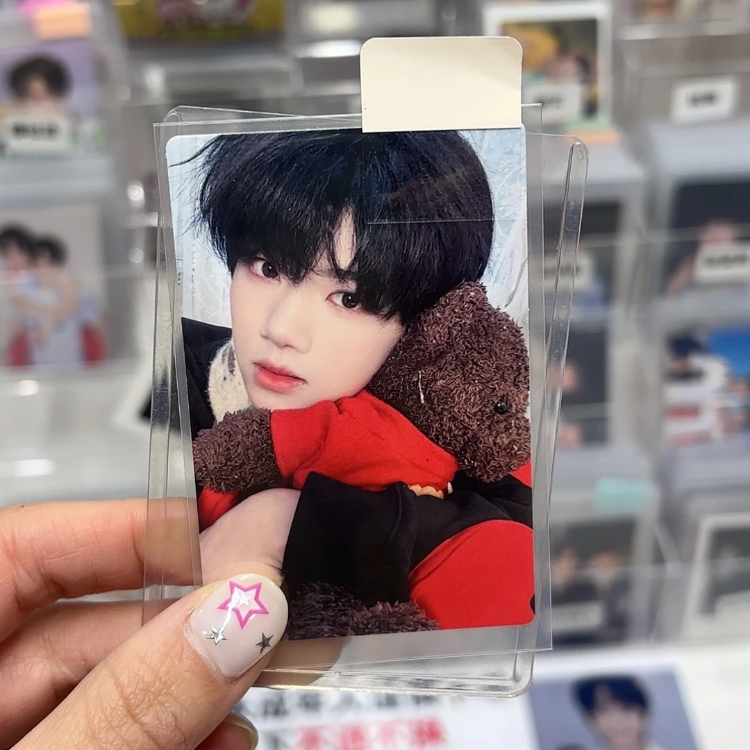 函瑞抱熊奔三小卡