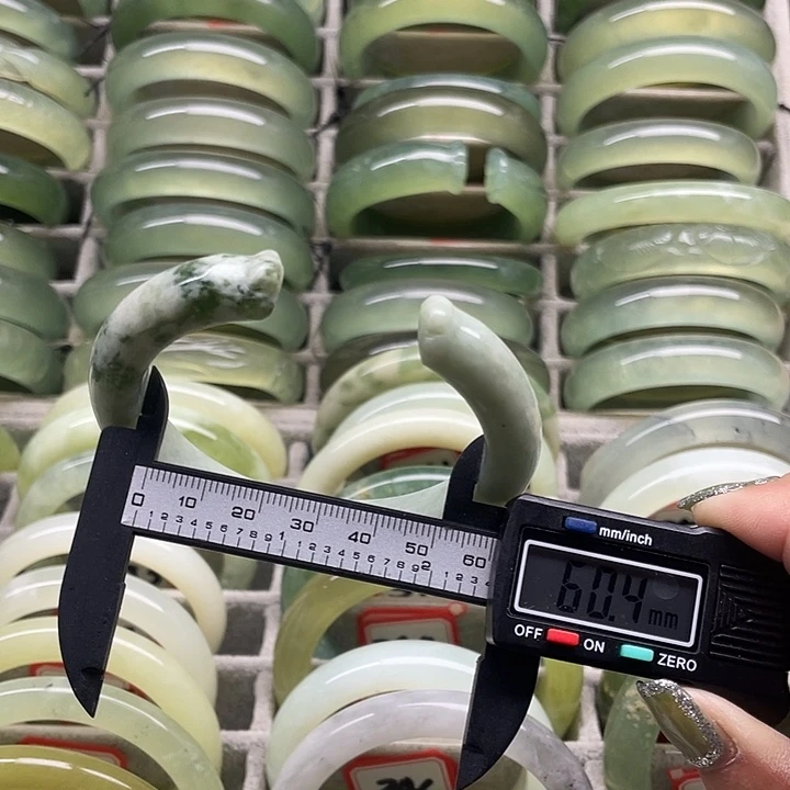 蛇纹石玉未镶嵌手镯357