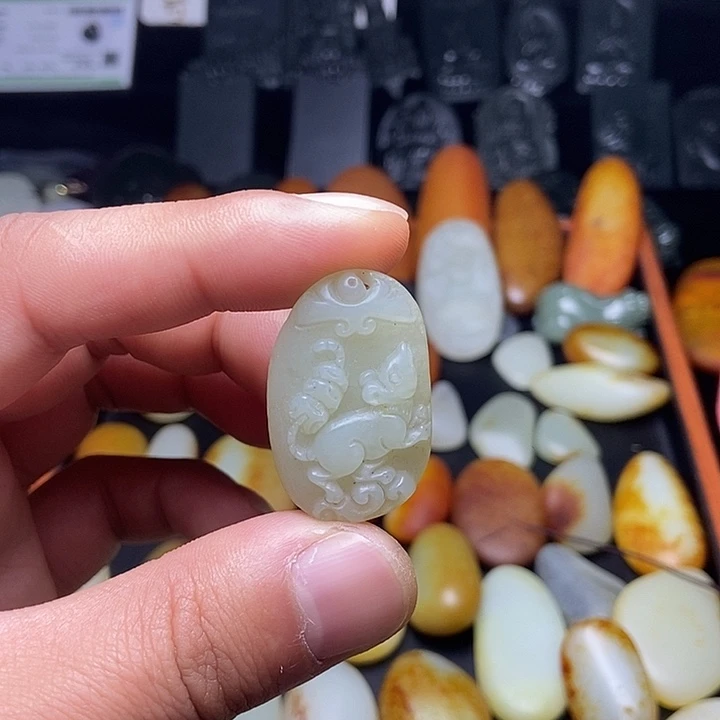 颈饰未镶嵌和田玉