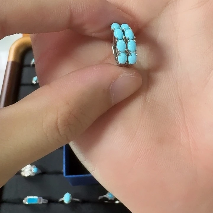 用***6绿松石未镶嵌耳饰