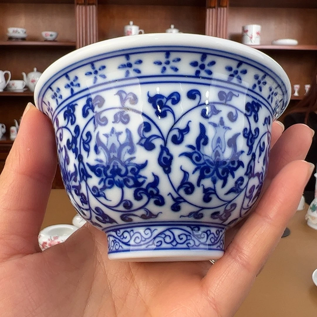 瓷青花缠枝莲压手杯