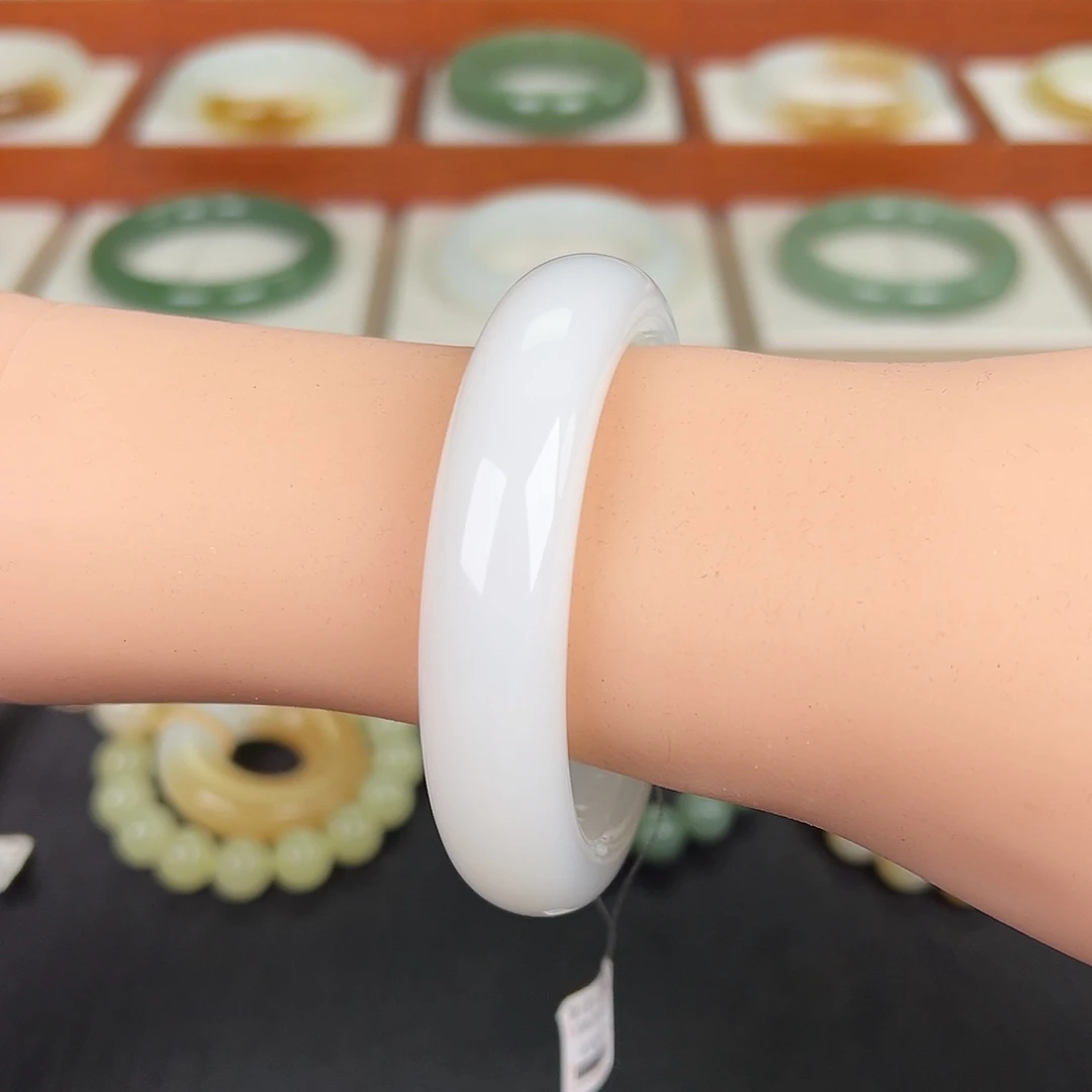 和田玉未镶嵌手镯白镯