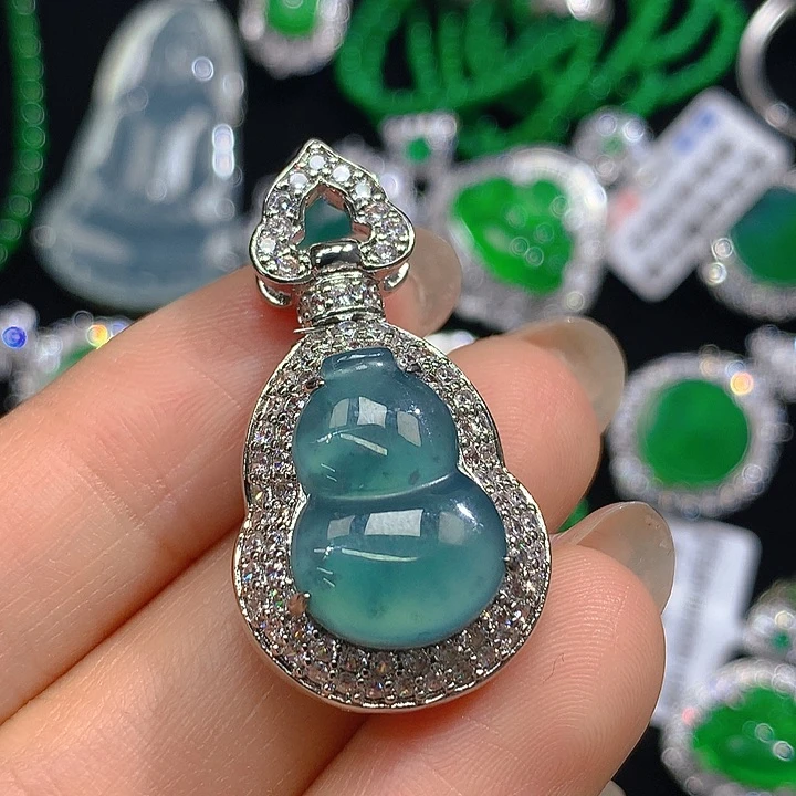 翡翠颈饰未镶嵌翡翠