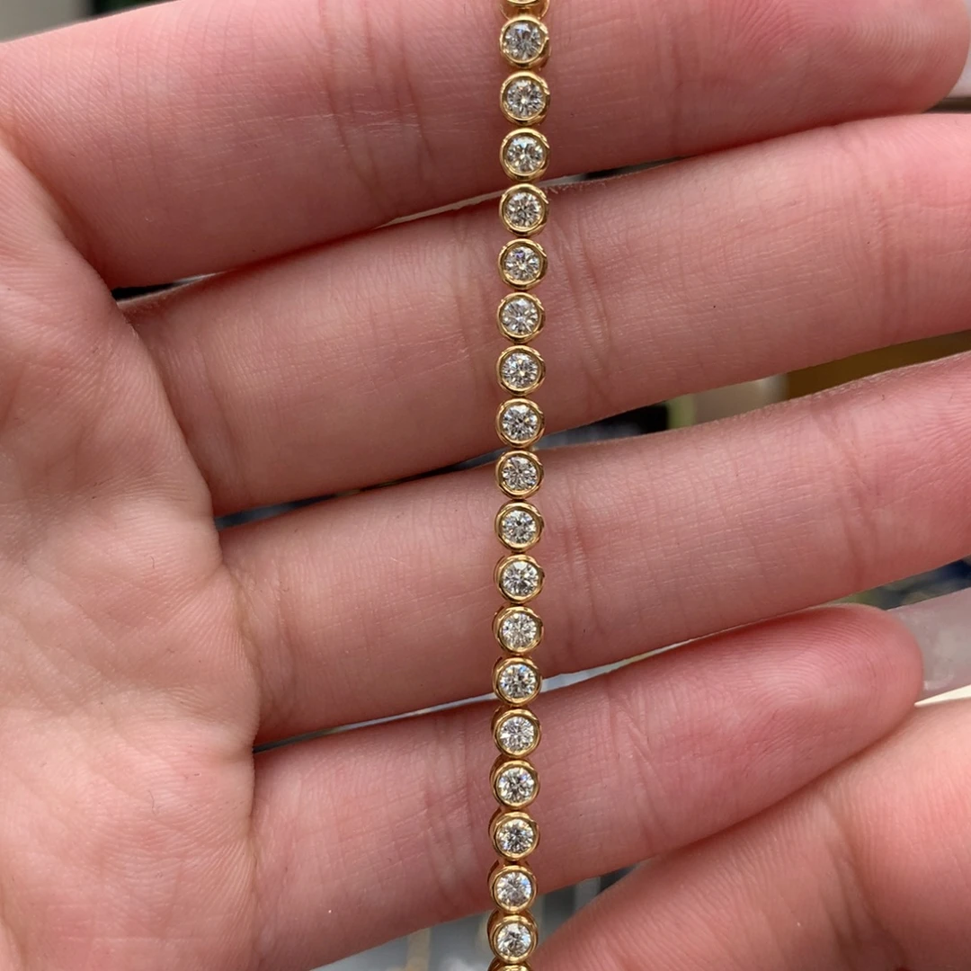 18K金镶嵌钻石手链