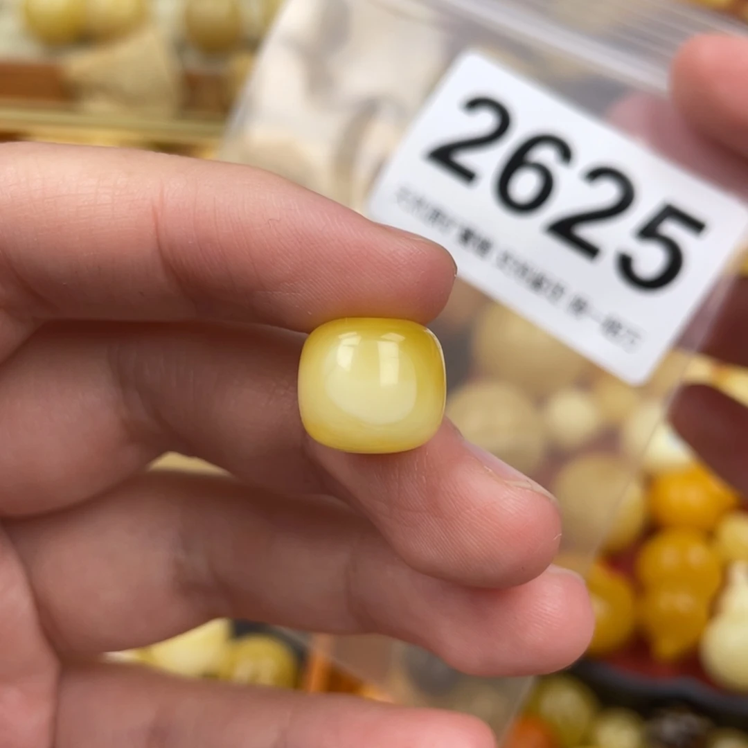 未镶嵌琥珀珠宝奇石12.7