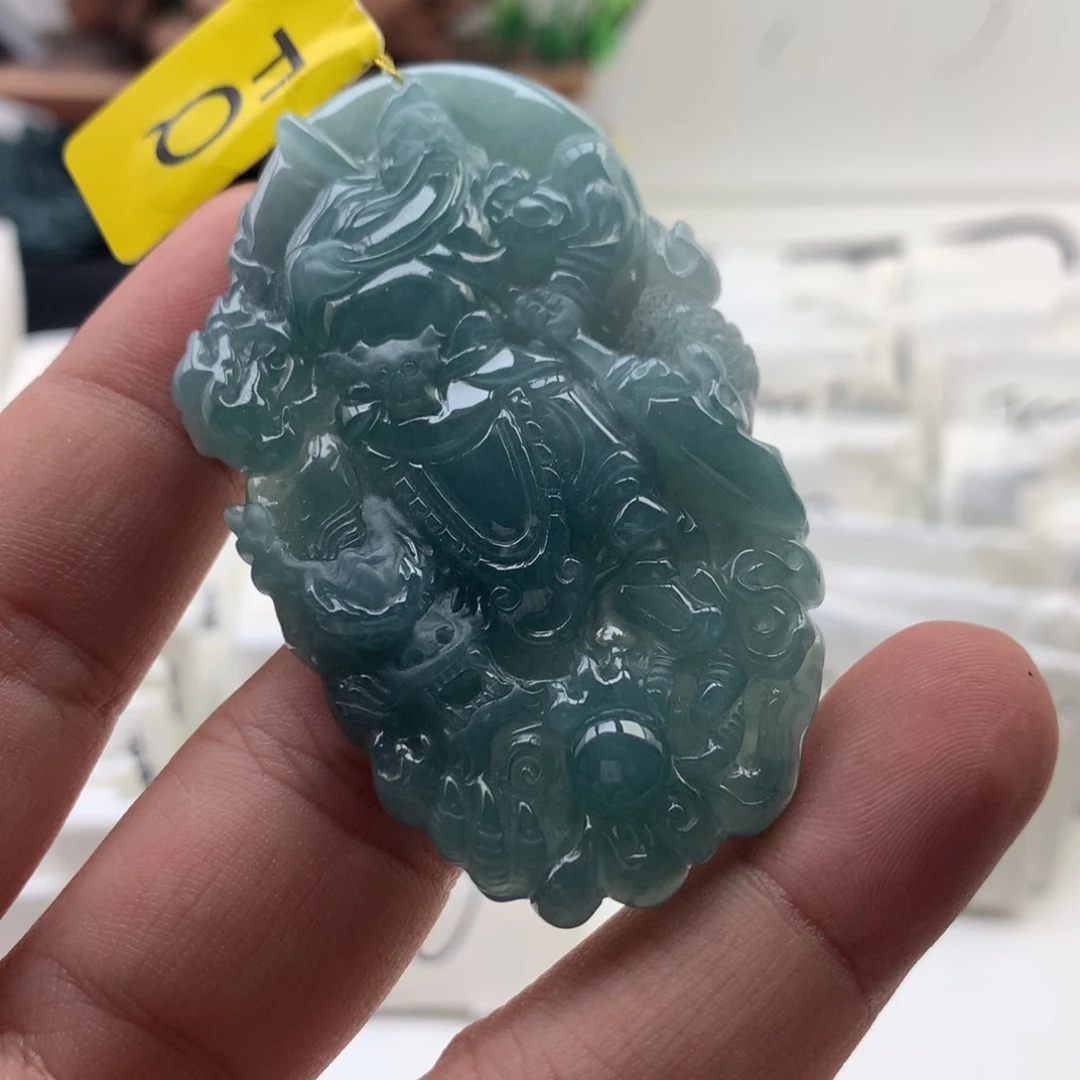 颈饰未镶嵌翡翠关公