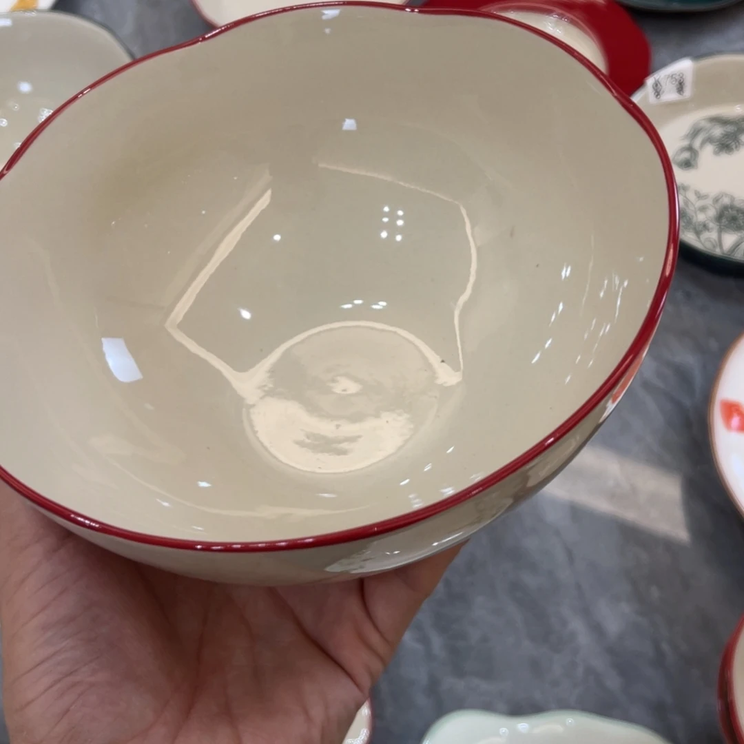 陶瓷微瑕餐具介意勿拍，满18飞！