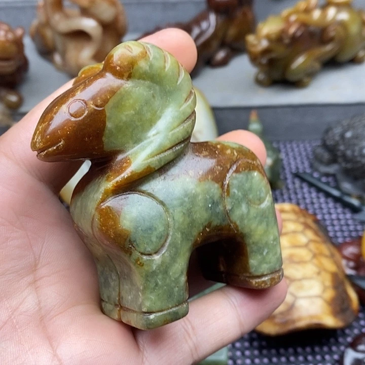 未镶嵌蛇纹石玉颈饰