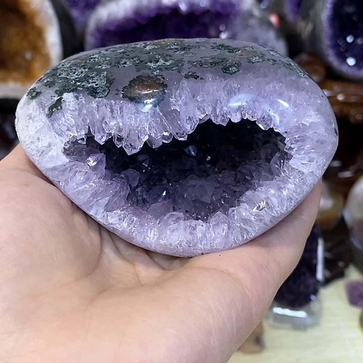 未镶嵌水晶大型摆件（非配饰）