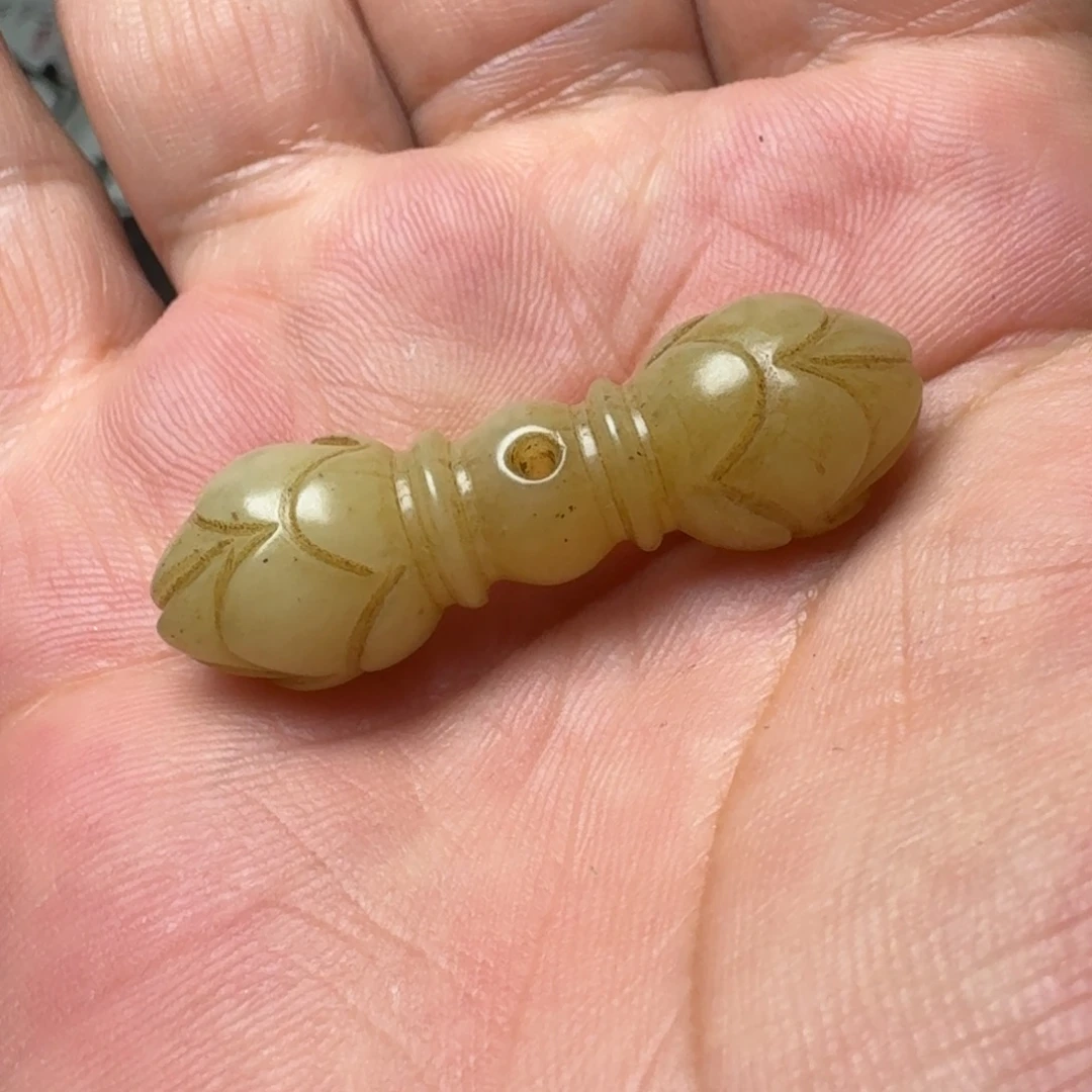 孔***新颈饰未镶嵌和田玉