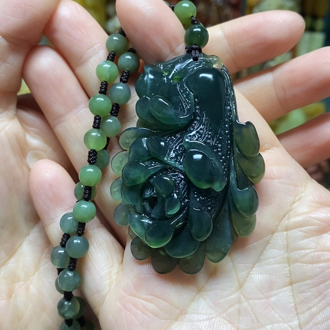 岫玉未镶嵌吊坠(赠链)