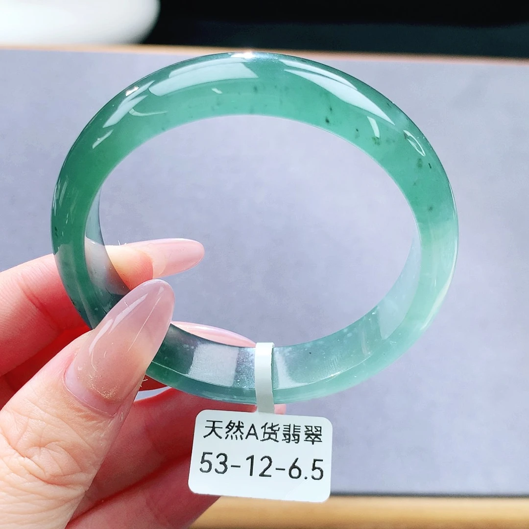 未镶嵌手镯（圆镯）翡翠