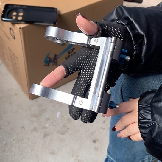 钓椅折叠一体伞架。