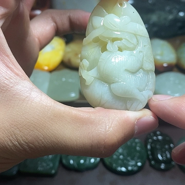 和田玉（糖玉）未镶嵌珠宝奇石
