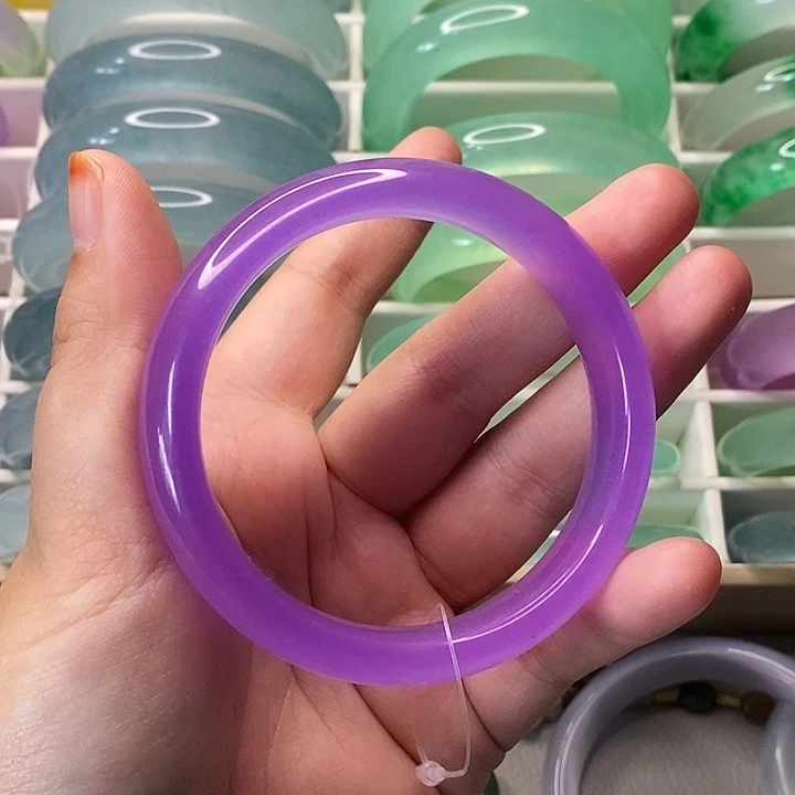 未镶嵌手镯石英岩玉