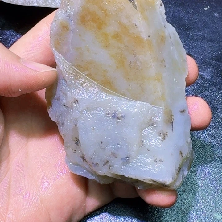 未镶嵌和田玉（糖玉）珠宝半成品
