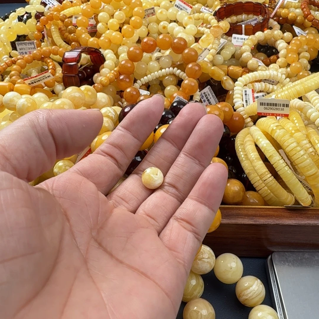 未镶嵌琥珀珠宝奇石