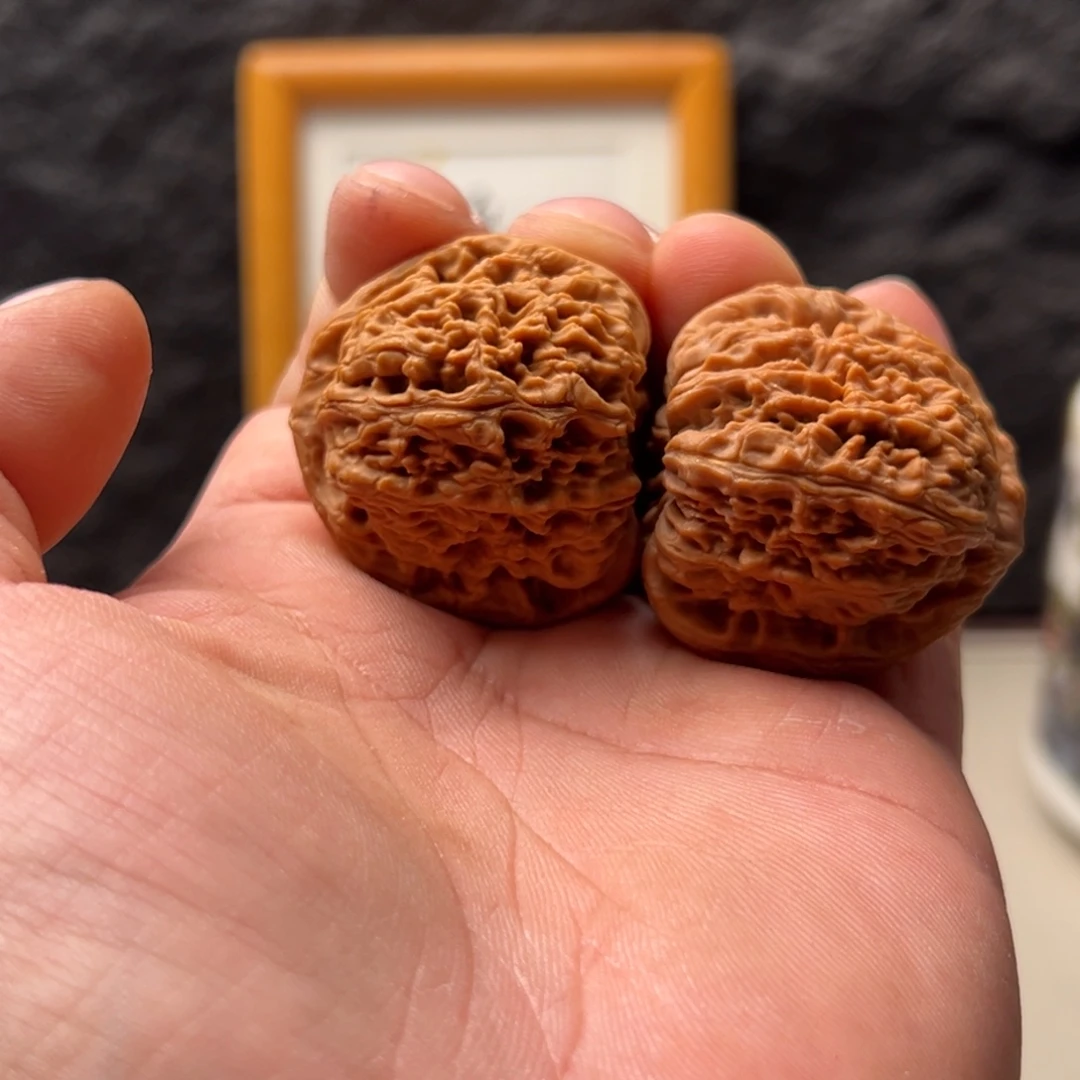 惆***爷文玩核桃把件南疆39色差虚尖