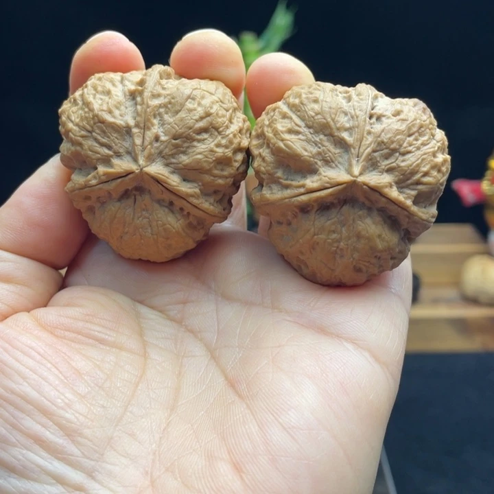 文玩核桃把件云南铁核桃46