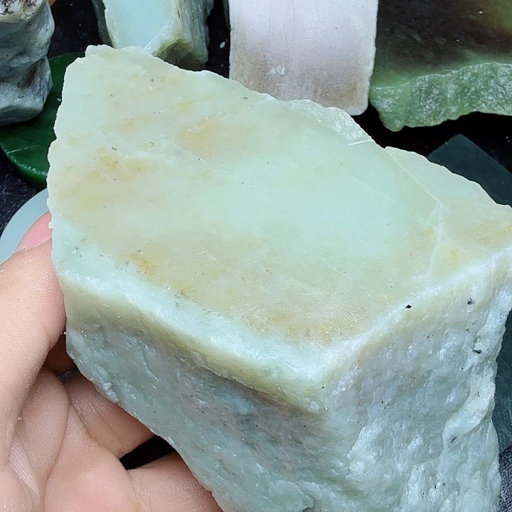未镶嵌和田玉（糖玉）珠宝奇石