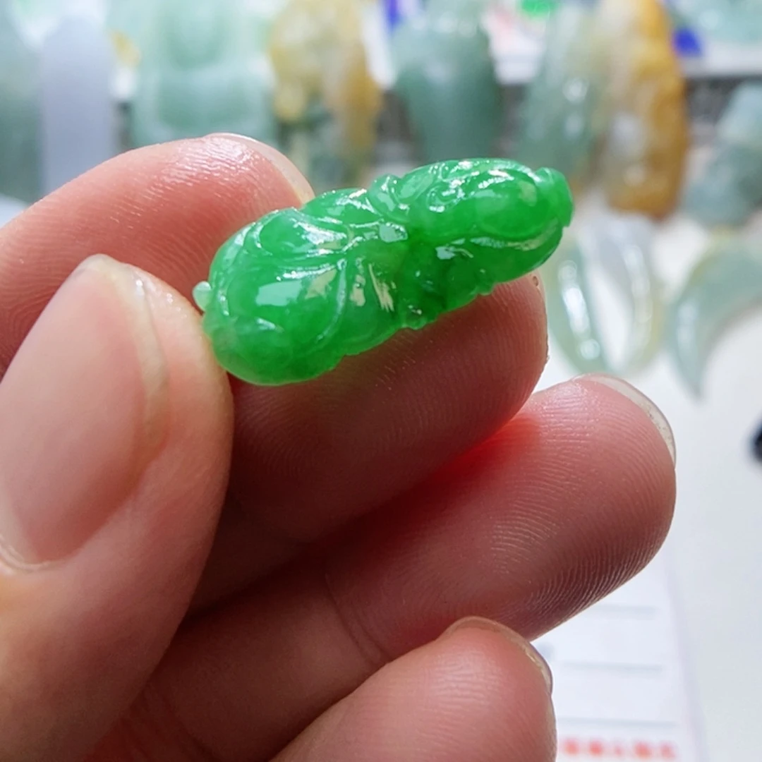 定制翡翠未镶嵌白菜