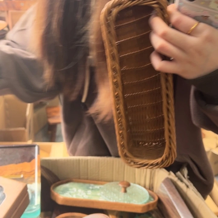 附近哥哥恐惧方凳的反弹