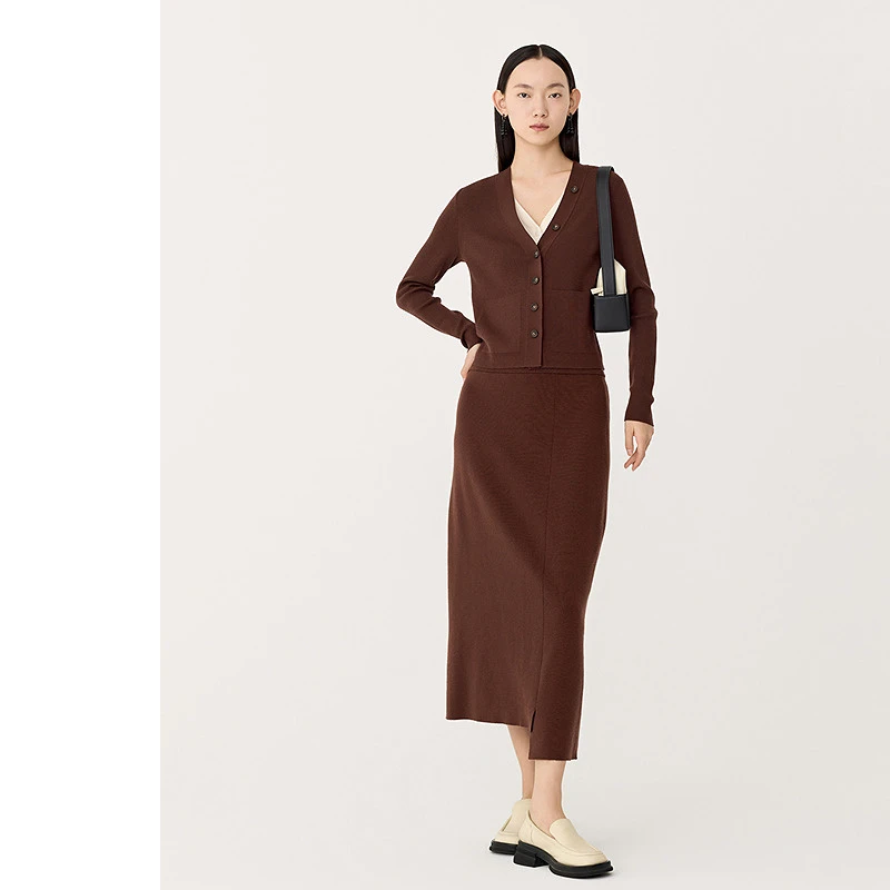 AUM毛针织衫M1EG1S27M