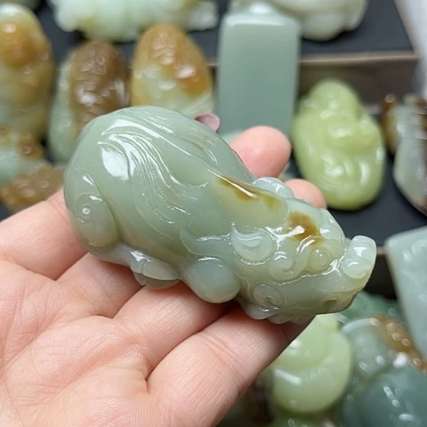 颈饰未镶嵌和田玉钧*