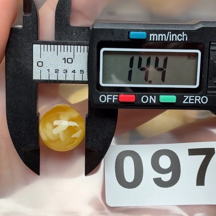 未镶嵌琥珀裸石蜜蜡