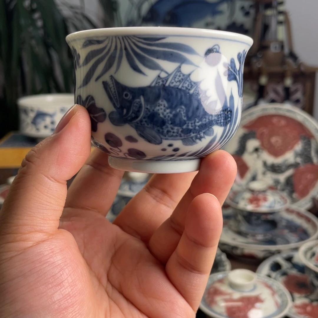 元青花鱼藻纹杯子