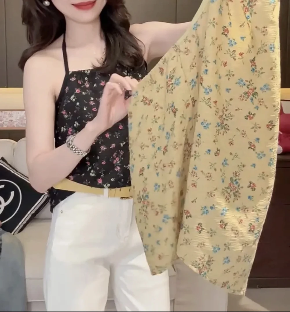 碎花吊带肚兜挂脖设计时尚显瘦气质百搭夏季内搭背心