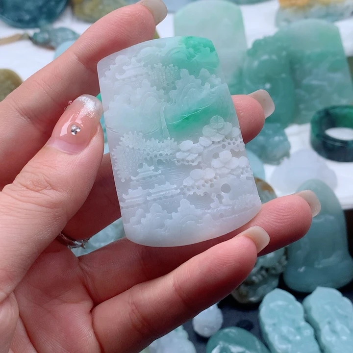 定制翡翠未镶嵌山水牌